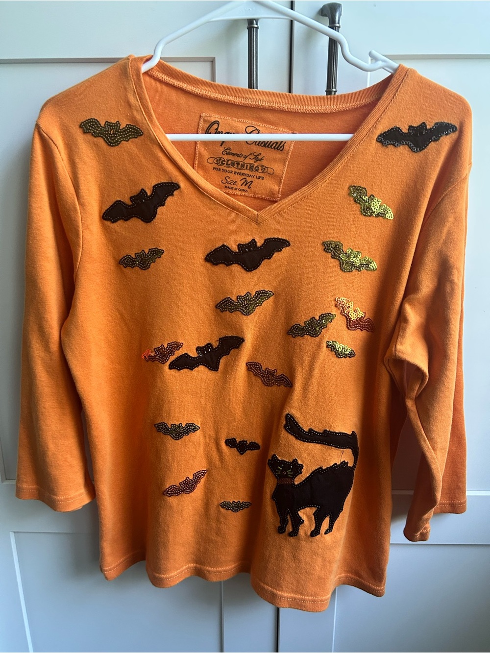 Onque Casuals Orange V‑Neck Halloween Sequin Cat & Bat Top